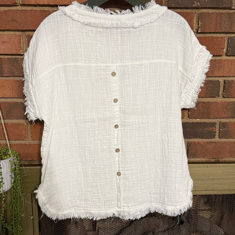 #9)  100% Cotton Doe & Rae White Top with button detail back